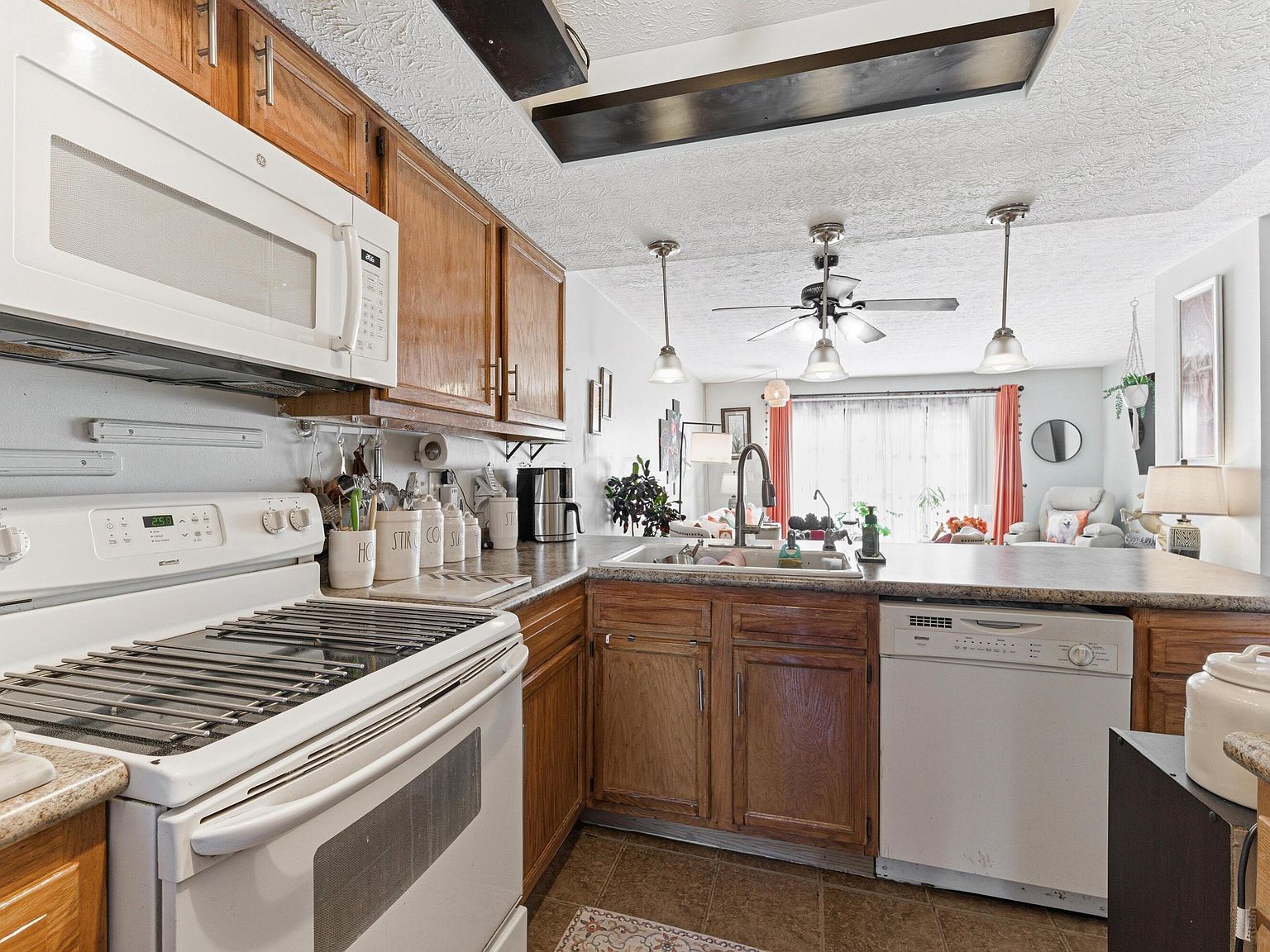 2621 Summer Dr Dublin, OH 43016  | Condominium