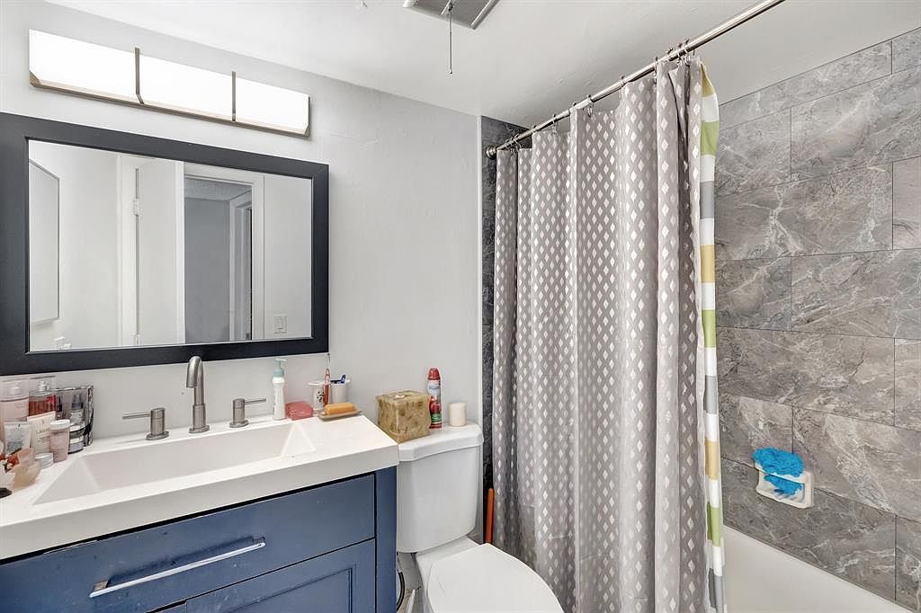 5860 NW 64th Ave APT 201 Tamarac, FL 33319  | Condominium