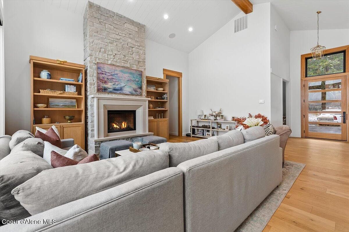 13846 N Hauser Lake Rd Hauser, ID 83854 | Single Family