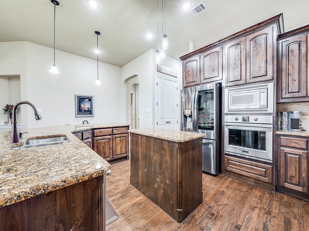 221 Saint Mark Ln Prosper, TX 75078 | Single Family