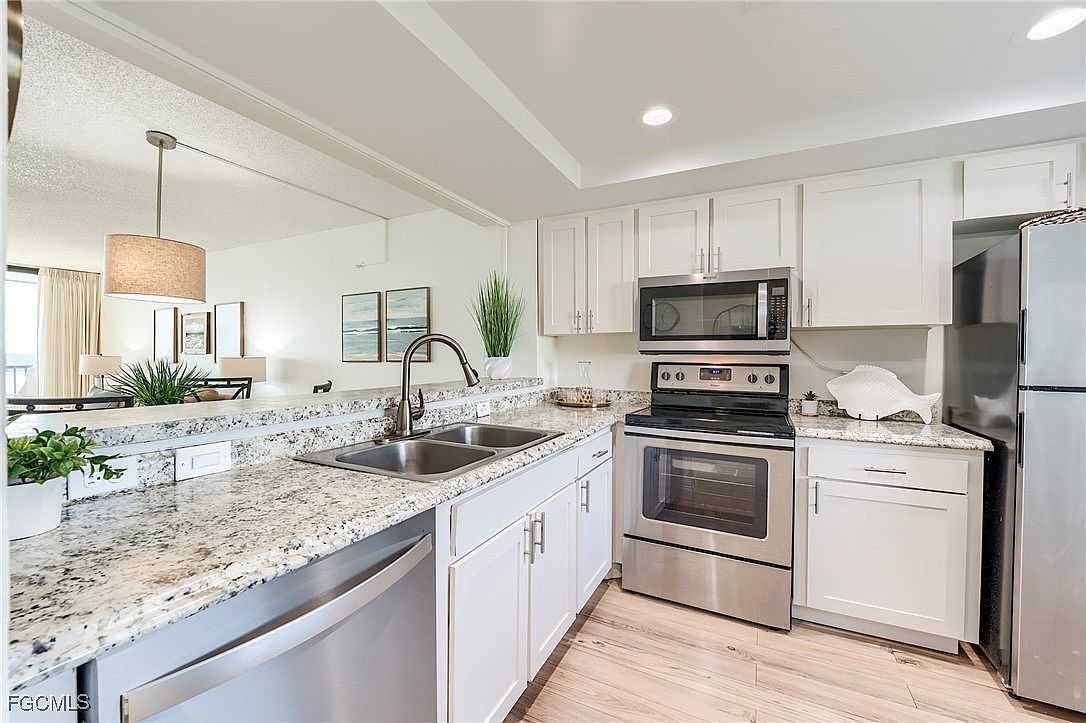 4253 Bay Beach Ln #C3 Fort Myers Beach, FL 33931  | Condominium