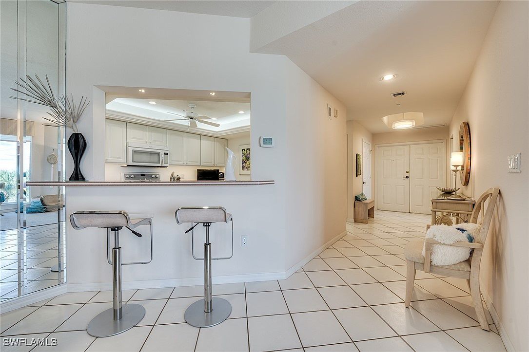 4183 Bay Beach Ln APT 325 Fort Myers Beach, FL 33931 | Condominium