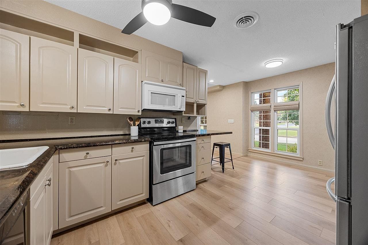 1108 E 3rd St Anamosa, IA 52205  | Single Family