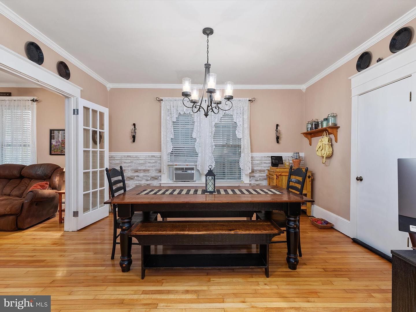 131 Capon St Strasburg, VA 22657  | Single Family