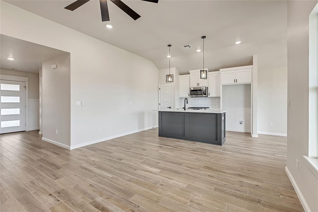 502 Grand Sycamore Dr Washington, OK 73093  | Single Family