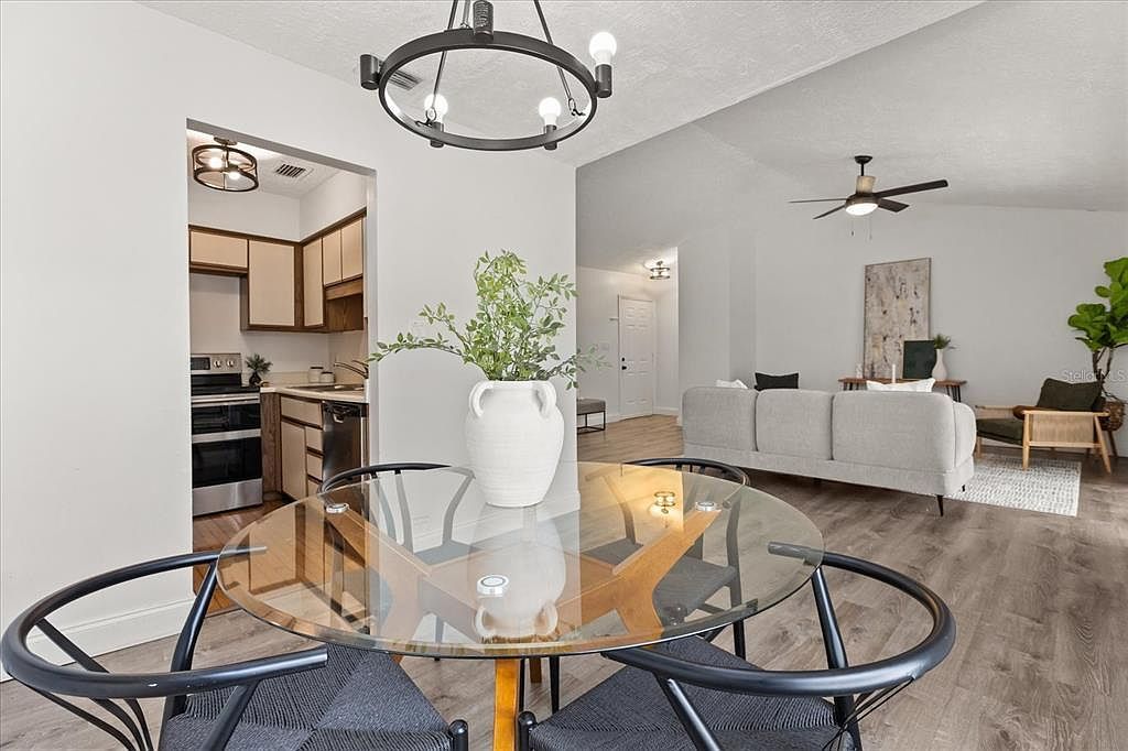 494 W Par St Orlando, FL 32804  | Condominium