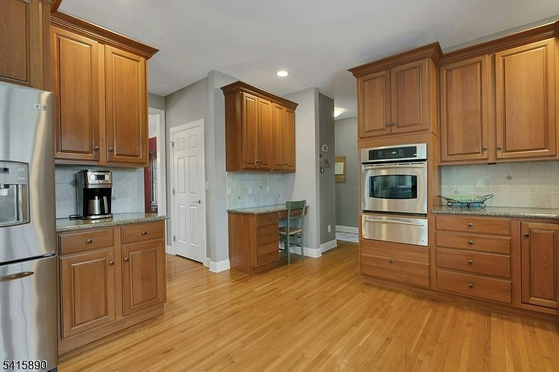 5 Adams Ct Martinsville, NJ 08836  | Single Family