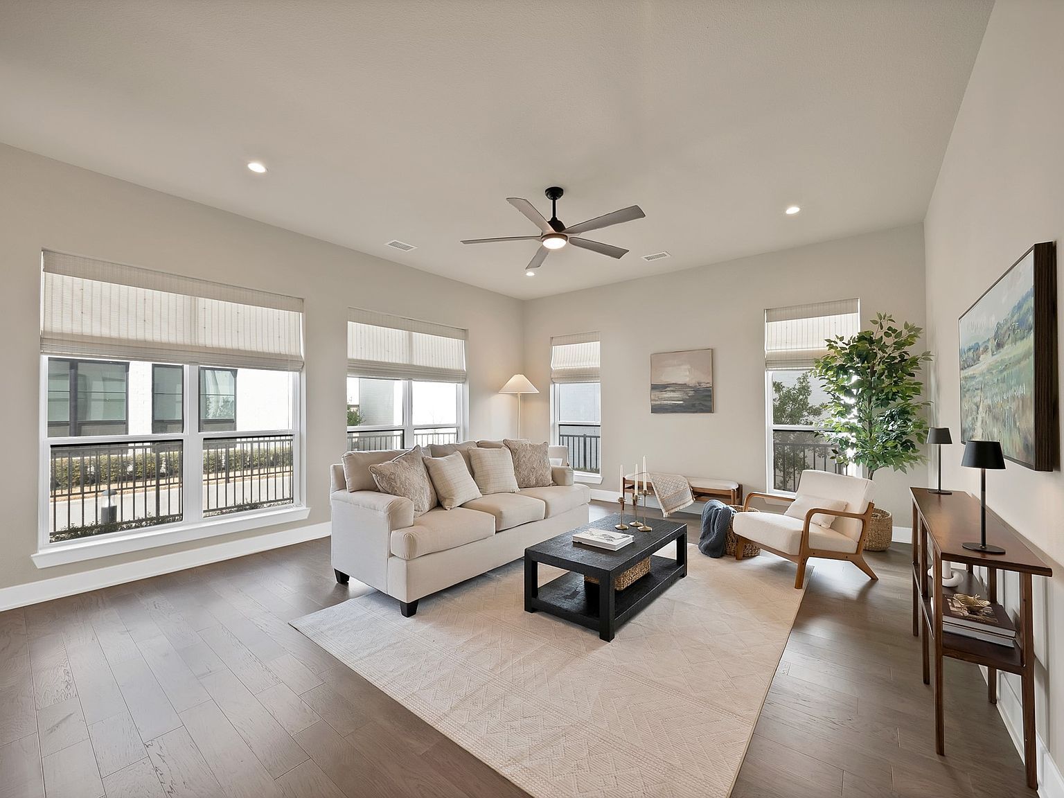 123 Garden Ct E Arlington, TX 76010  | New build