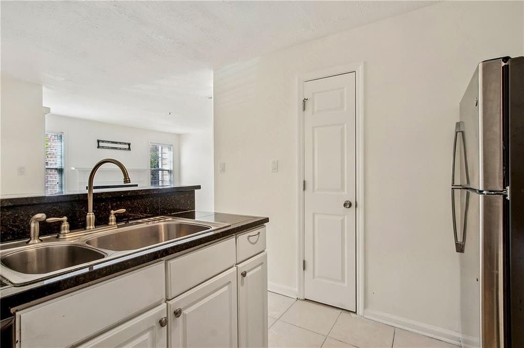 5638 River Heights Xing SE Marietta, GA 30067  | Condominium