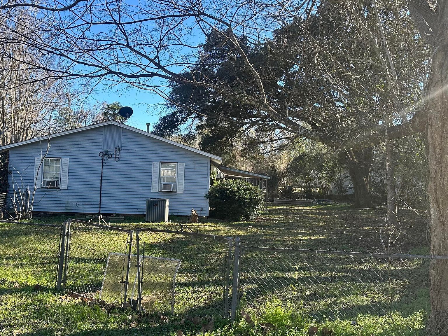 121 Catalpa Dr Natchez, MS 39120  | Single Family