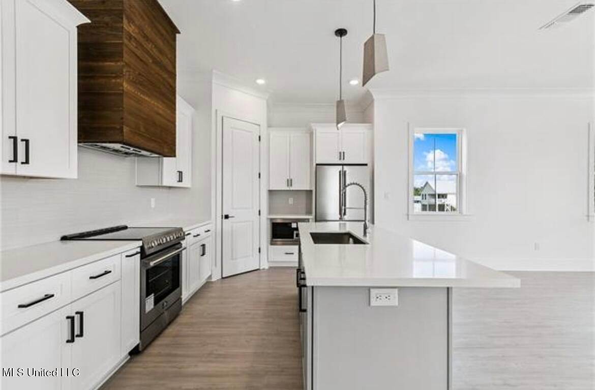 37 Good St Bay Saint Louis, MS 39520  | Single Family