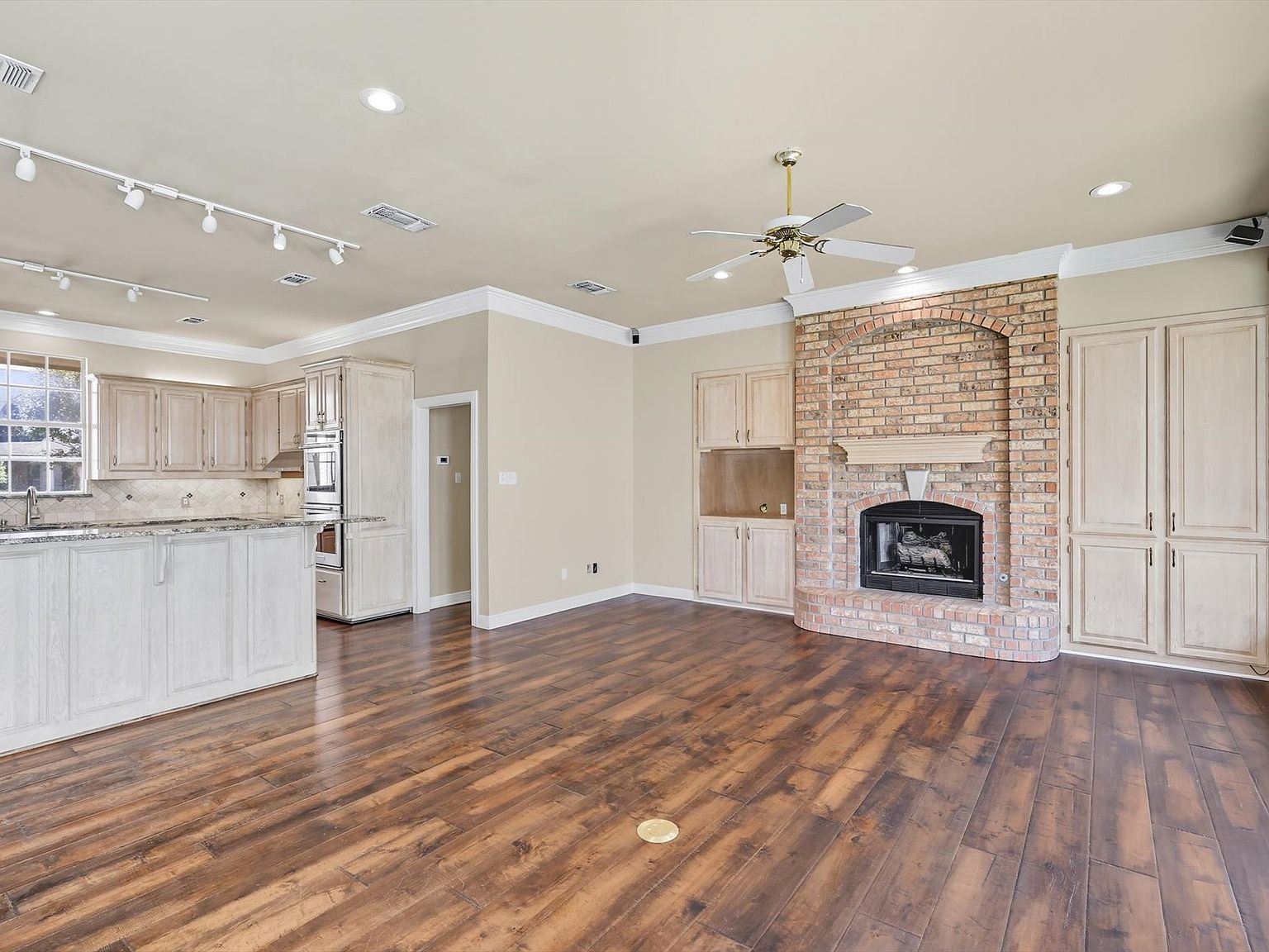 143 Lakeview Dr Aledo, TX 76008  | Single Family