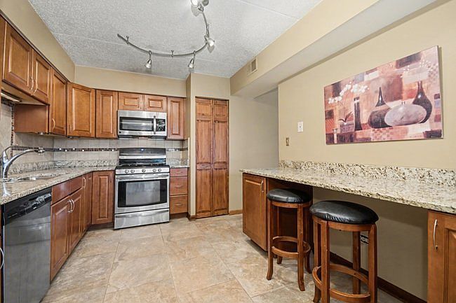 16032 Crystal Creek Dr APT 2B Orland Park, IL 60462  | Condominium