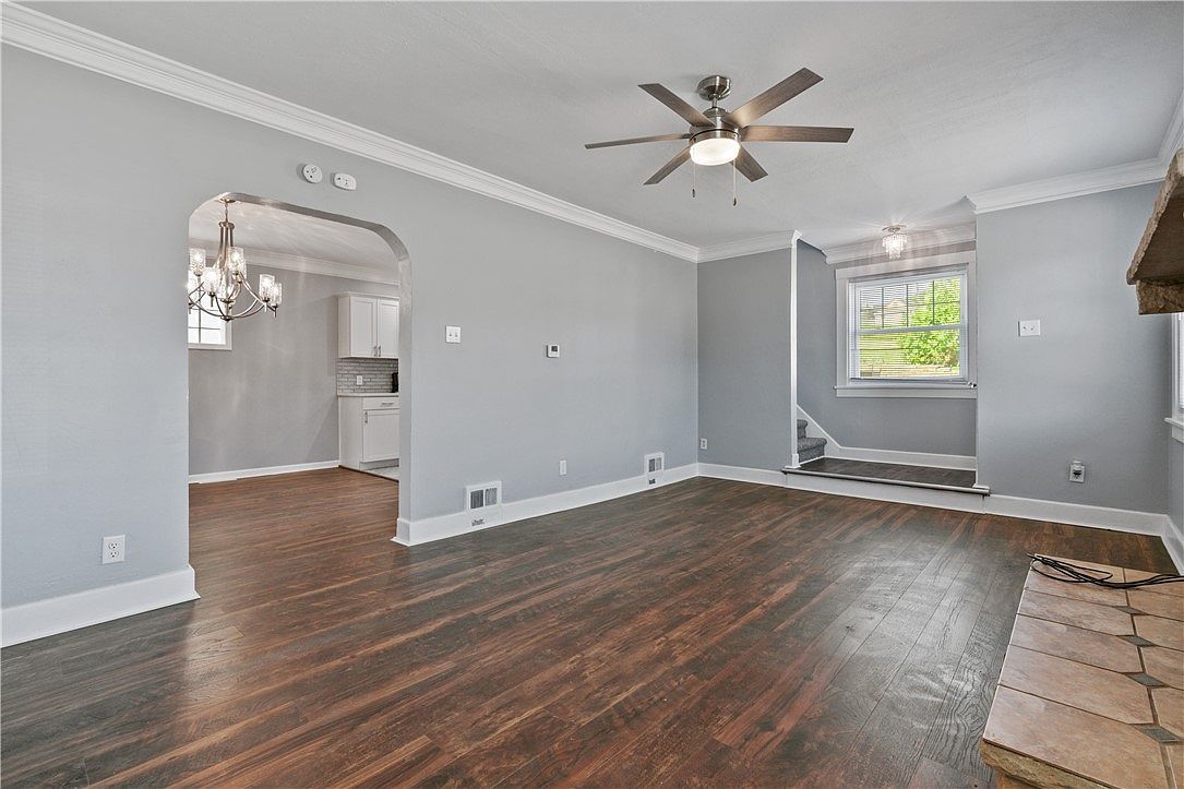 200 Thomas St West Mifflin, PA 15122  | Single Family