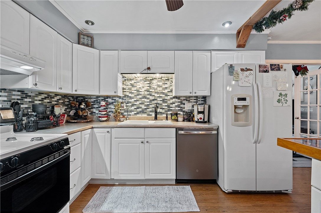 712 Lafayette Dr Clairton, PA 15025 | Single Family