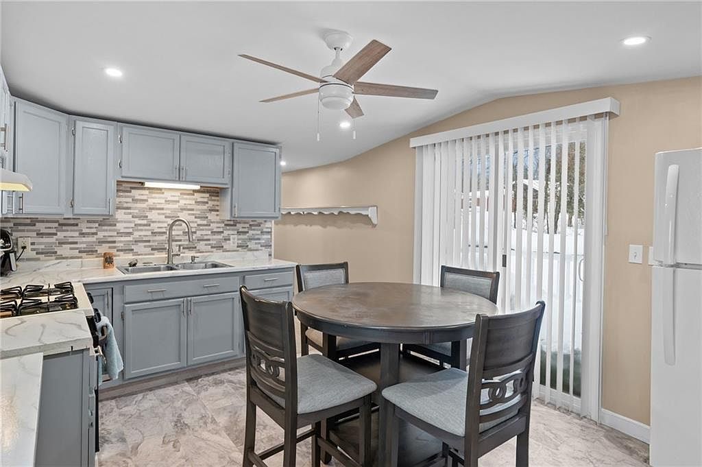 301 Bulgarmarsh Rd Lot 58 Tiverton, RI 02878 | New build