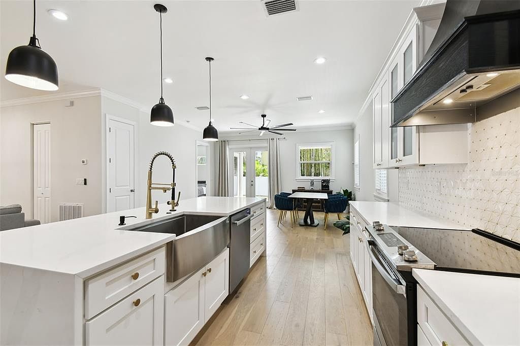 3106 W Cherokee Ave Tampa, FL 33611  | Single Family