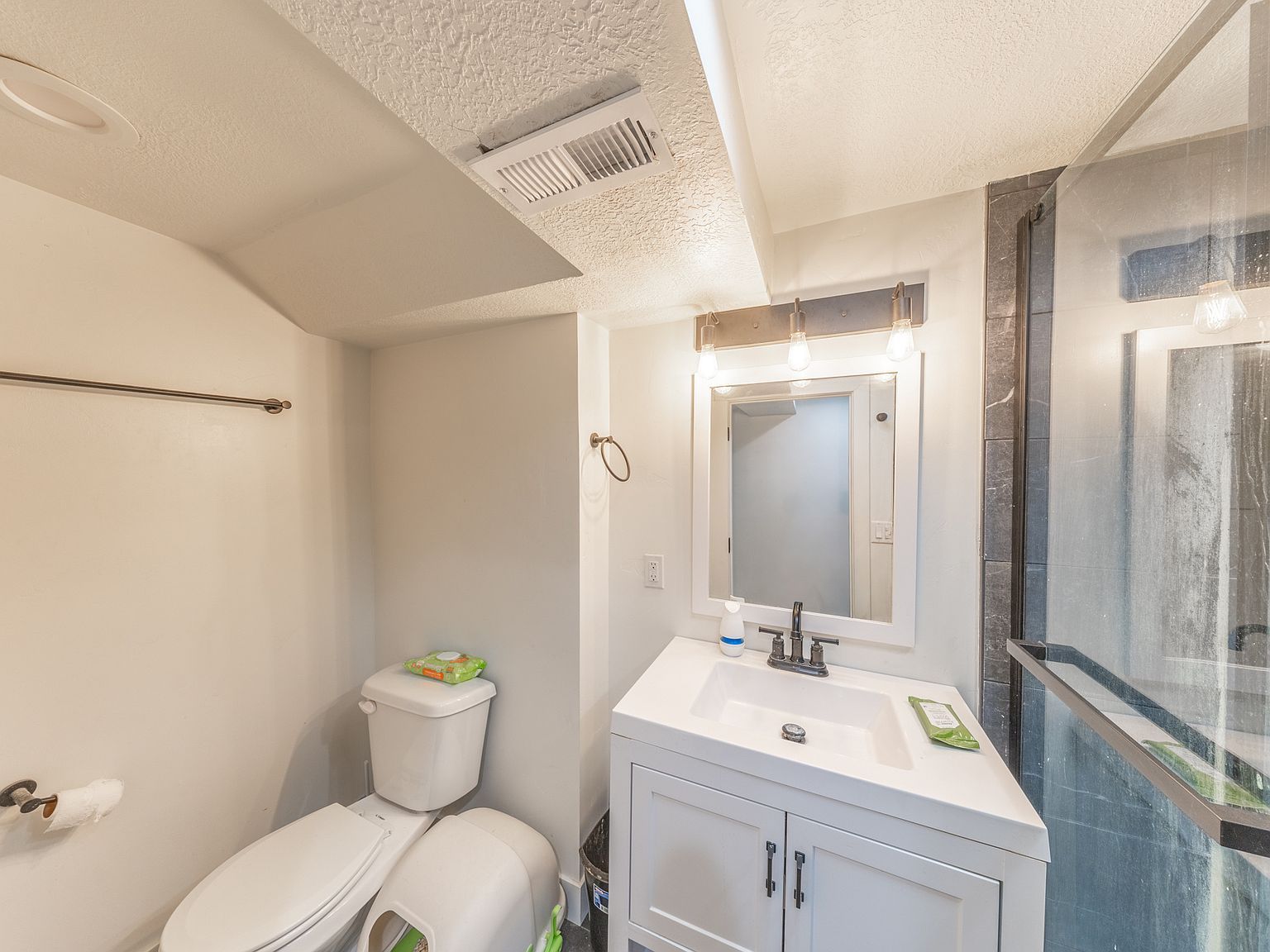 908 S 550 E Clearfield, UT 84015  | Single Family