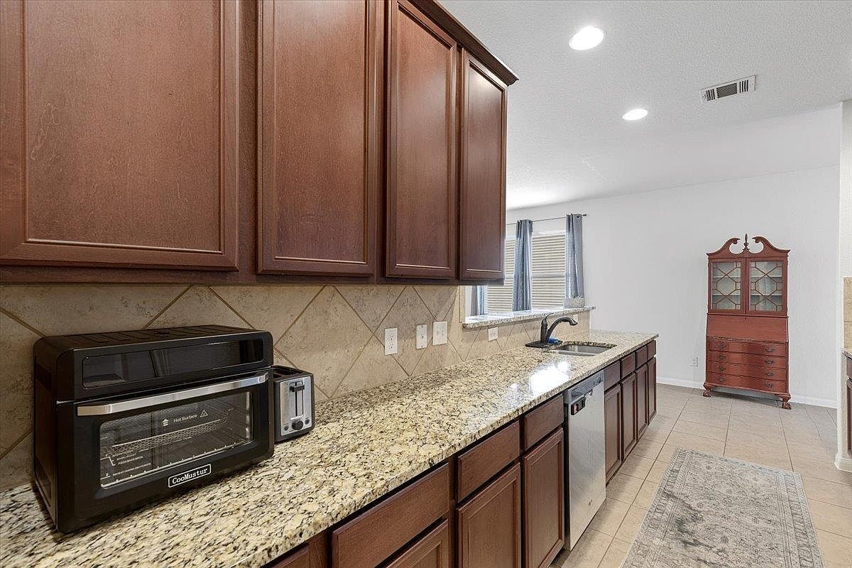 1672 Treeta Trl Kyle, TX 78640  | Single Family