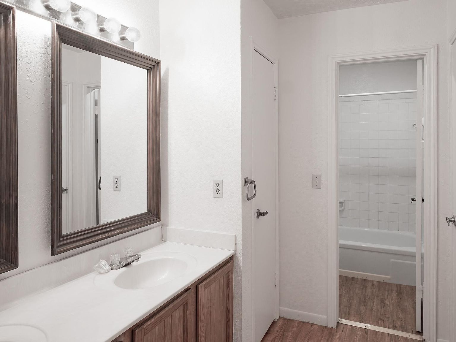 421 W San Antonio St APT E4 San Marcos, TX 78666  | Condominium