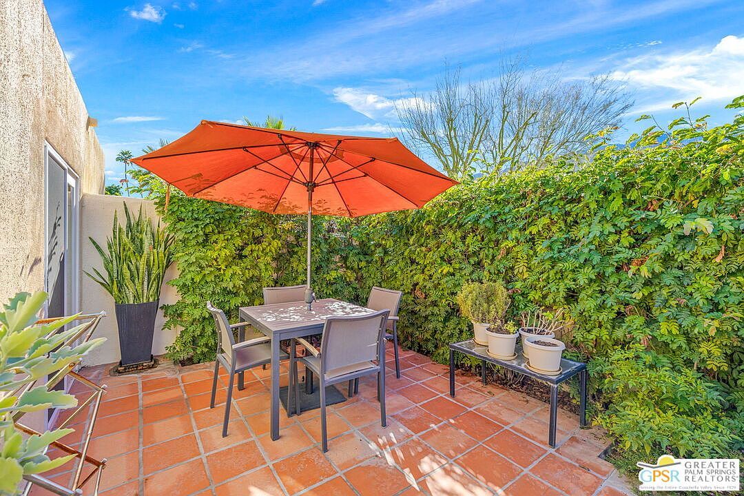 1115 E Alejo Rd Palm Springs, CA 92262  | Condominium