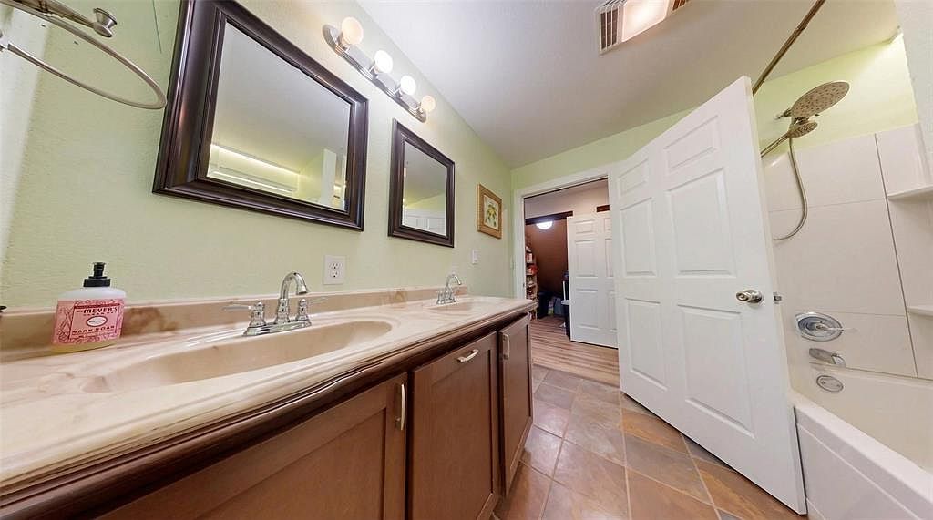 1601 N Ward Rd Ardmore, OK 73401  | Single Family