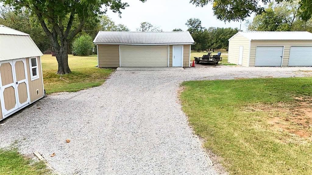 2064 Highway 77 S Davis, OK 73030  | Single Family