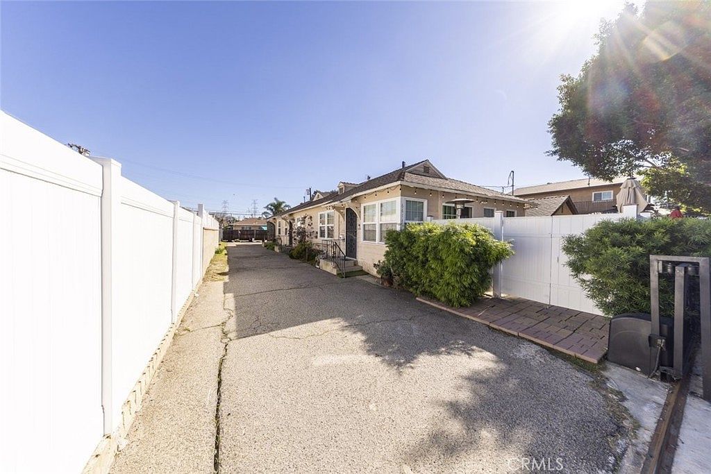 6614 Camellia Ave North Hollywood, CA 91606  | Multi Family