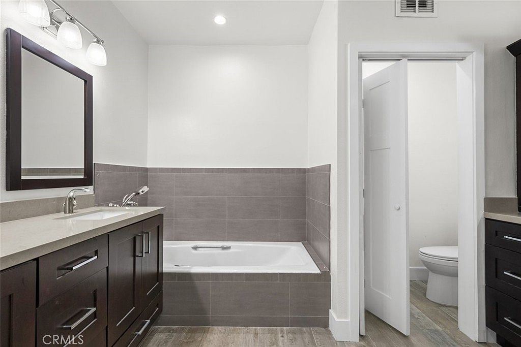 5350 White Oak Ave APT 113 Encino, CA 91316  | Condominium