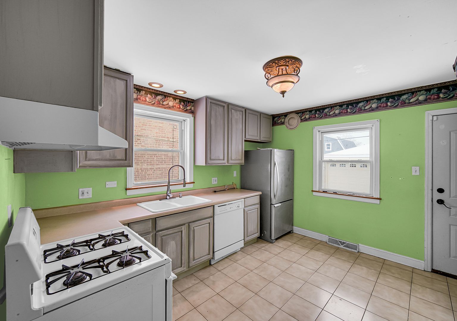 2904 W 103rd St Chicago, IL 60655  | Single Family