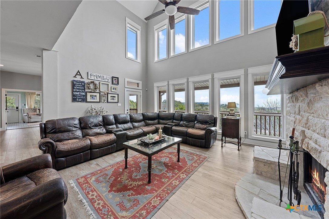 5926 Lakeside Belton, TX 76513  | Single Family