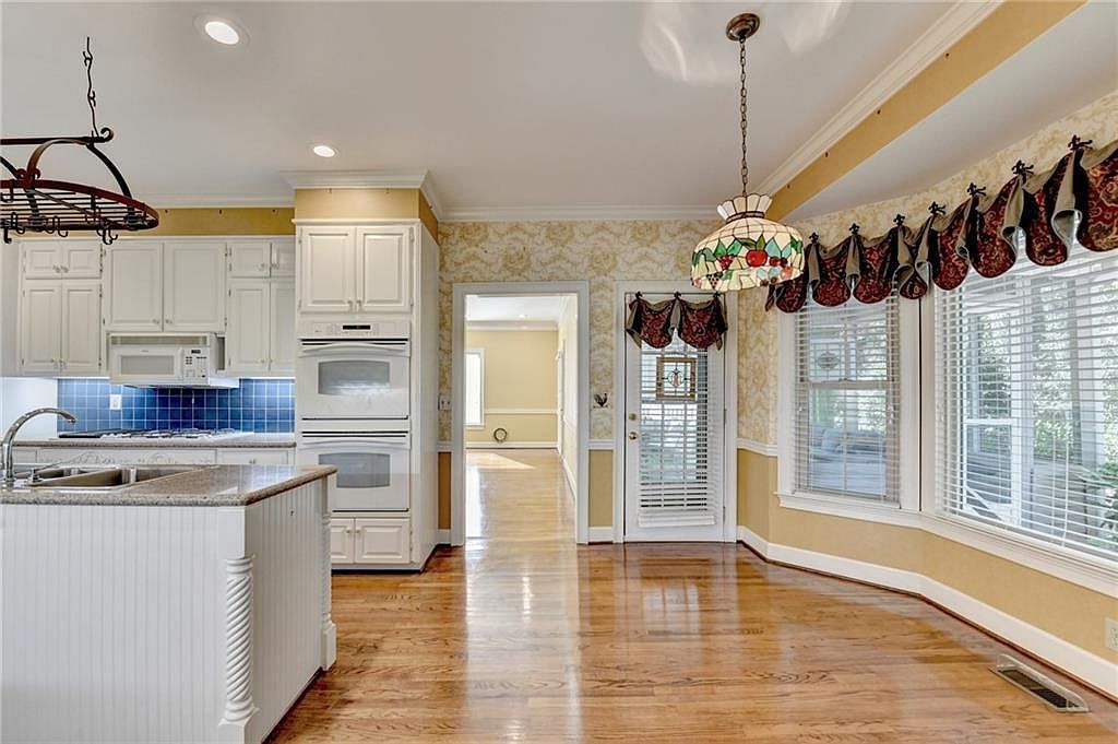 2859 Village Ct Gainesville, GA 30506  | Single Family