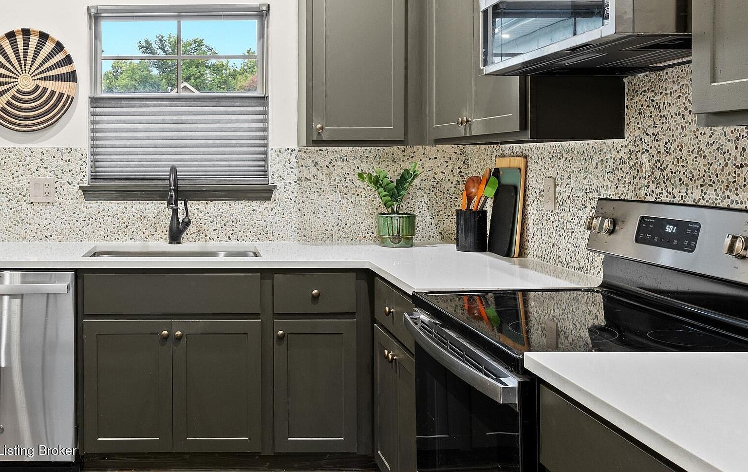 6507 Blum Farm Ct Louisville, KY 40291 | Condominium