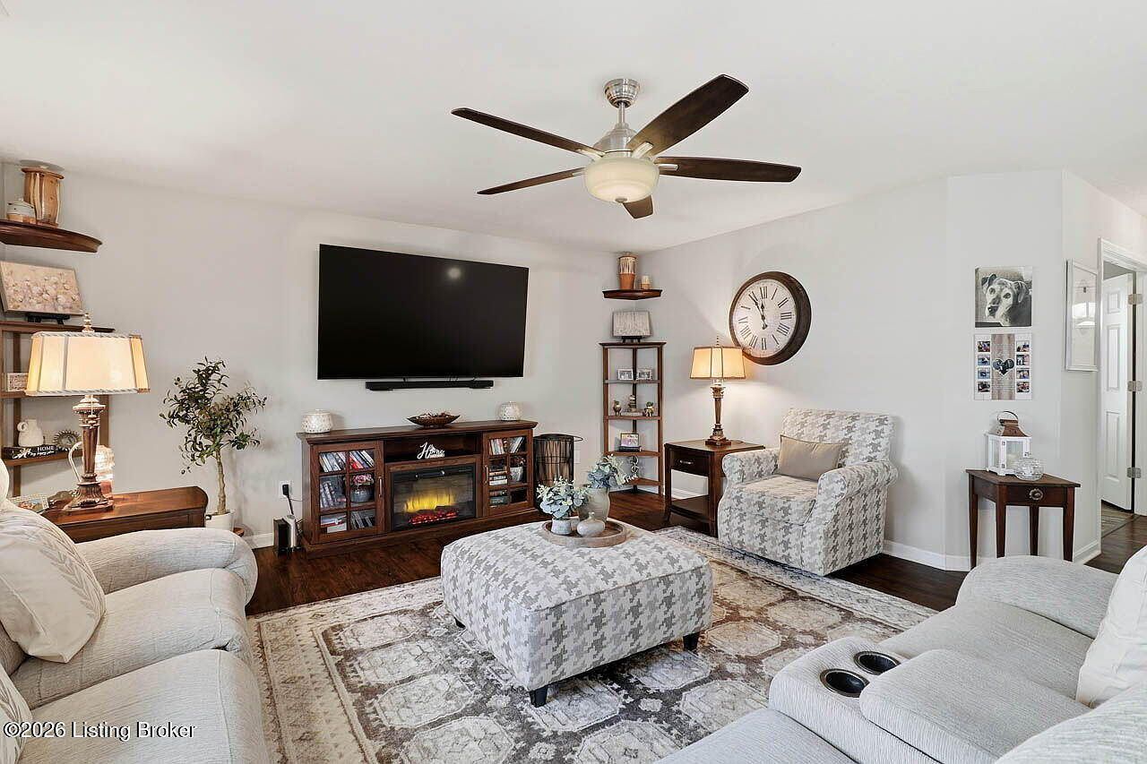 11116 Remembrance Ln Louisville, KY 40229 | Single Family