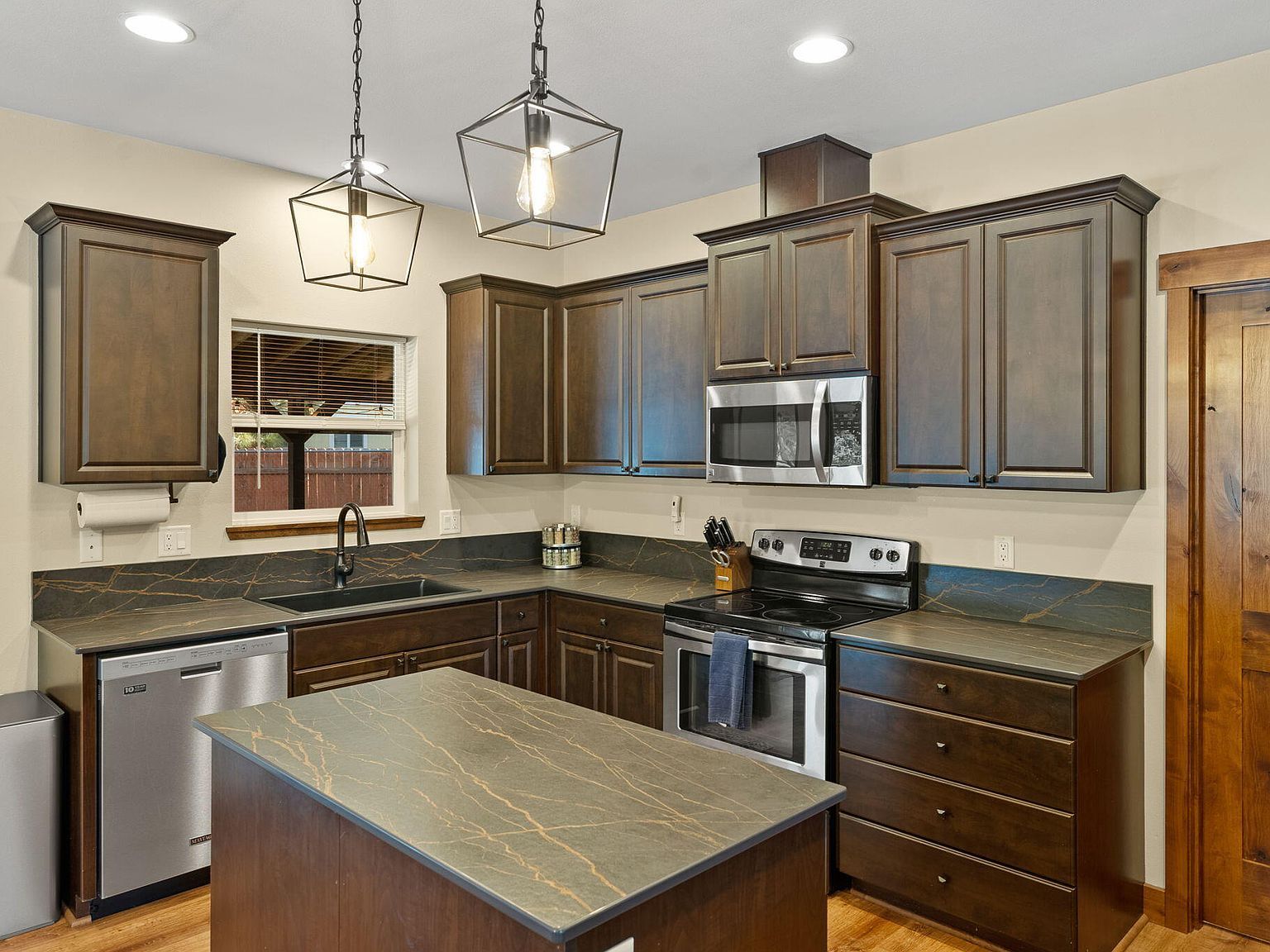 56058 Snow Goose Rd Bend, OR 97707 | Single Family