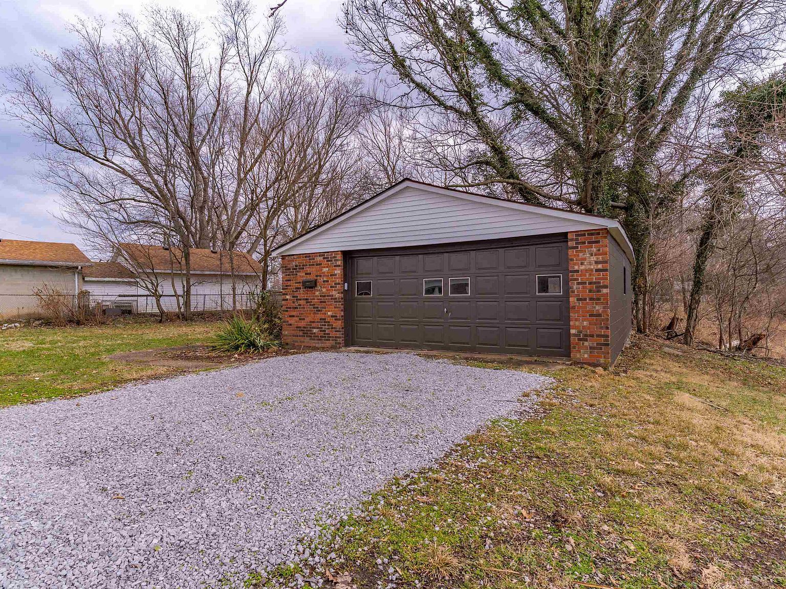 2126 Old Madisonville Rd Henderson, KY 42420  | Single Family