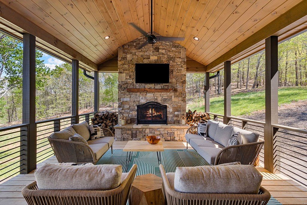 95 Upper Ridge Trl Morganton, GA 30560  | Single Family