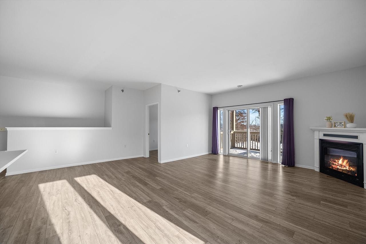 1500 Gabriel Dr Unit 5 Waukesha, WI 53188  | Condominium