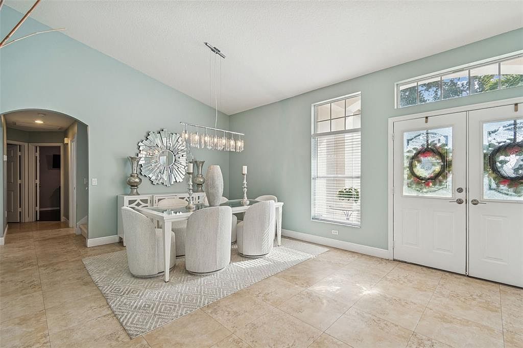 10122 Whisper Pointe Dr Tampa, FL 33647  | Single Family