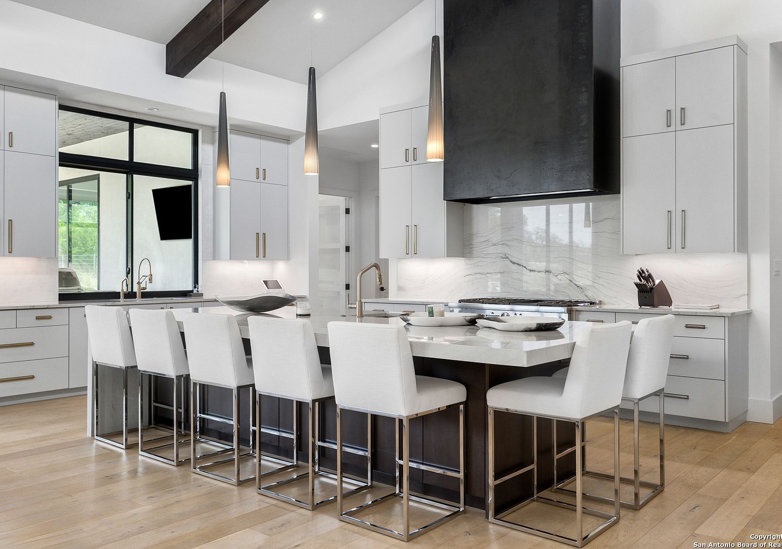 211 Clubs Dr Boerne, TX 78006  | Single Family