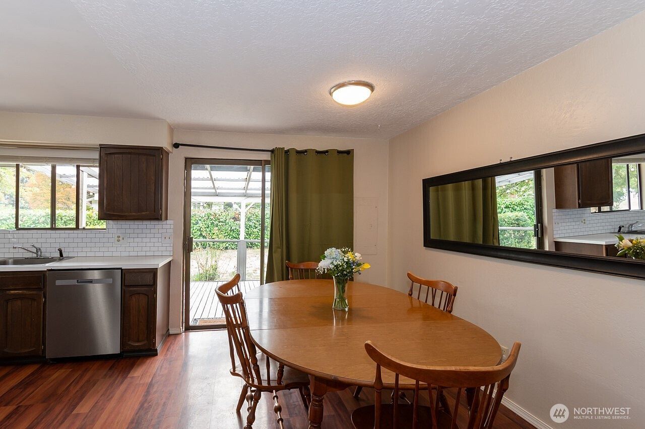 258 Dungeness Mdws Sequim, WA 98382  | Single Family