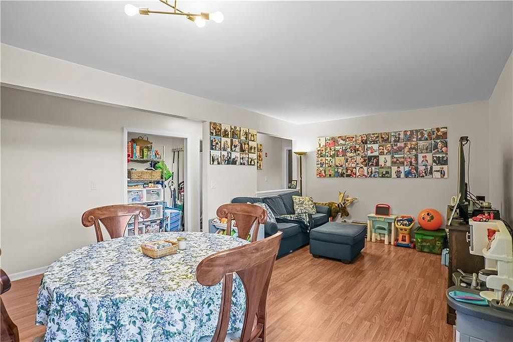79 Village Ct West Warwick, RI 02893  | Condominium