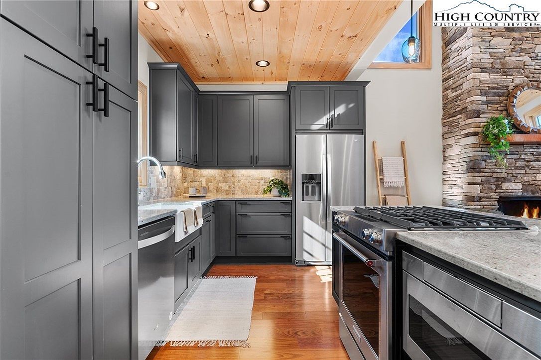 171 Pleasant View Dr Vilas, NC 28692  | Single Family