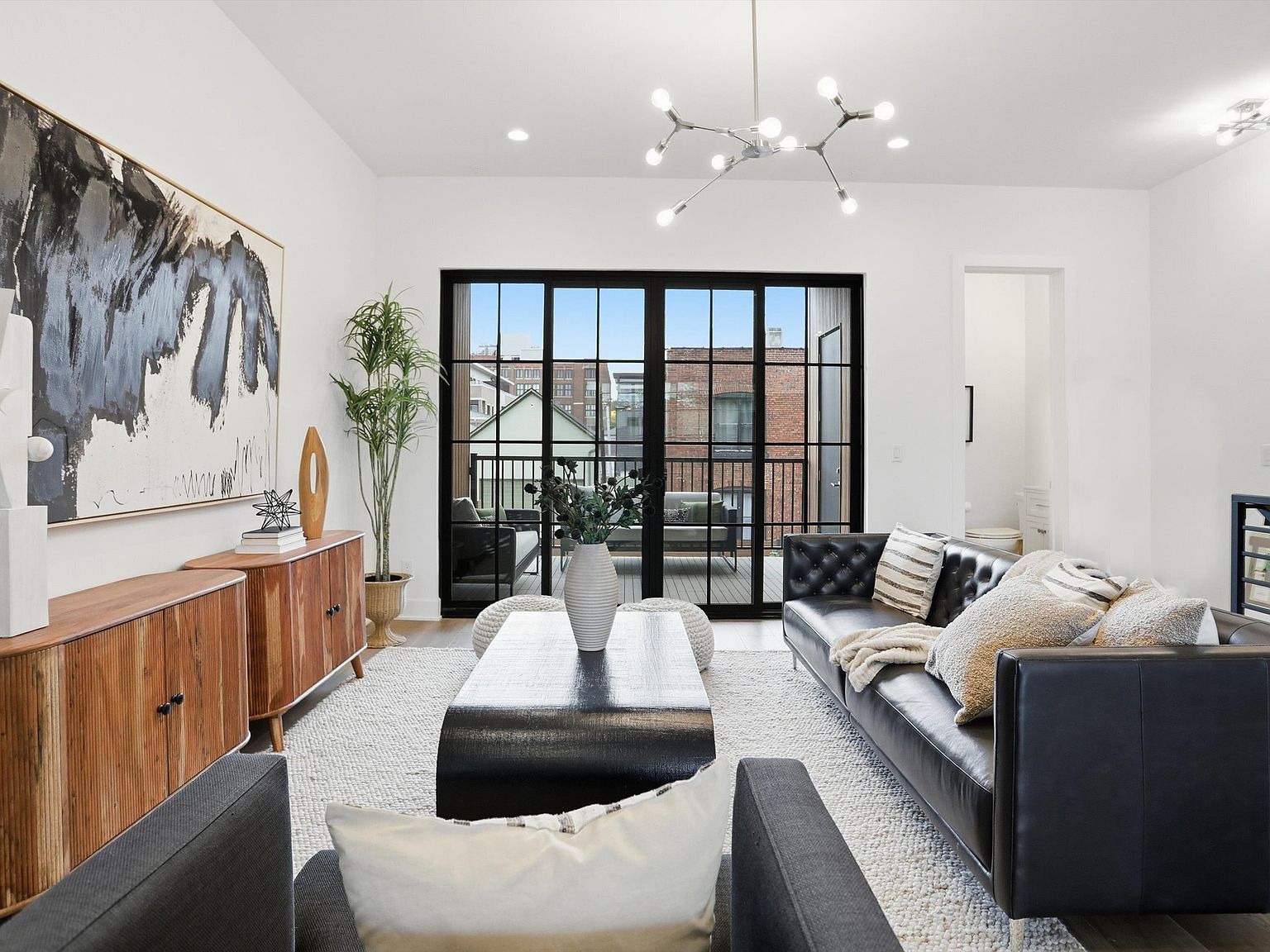 527 E North St Indianapolis, IN 46204  | New build