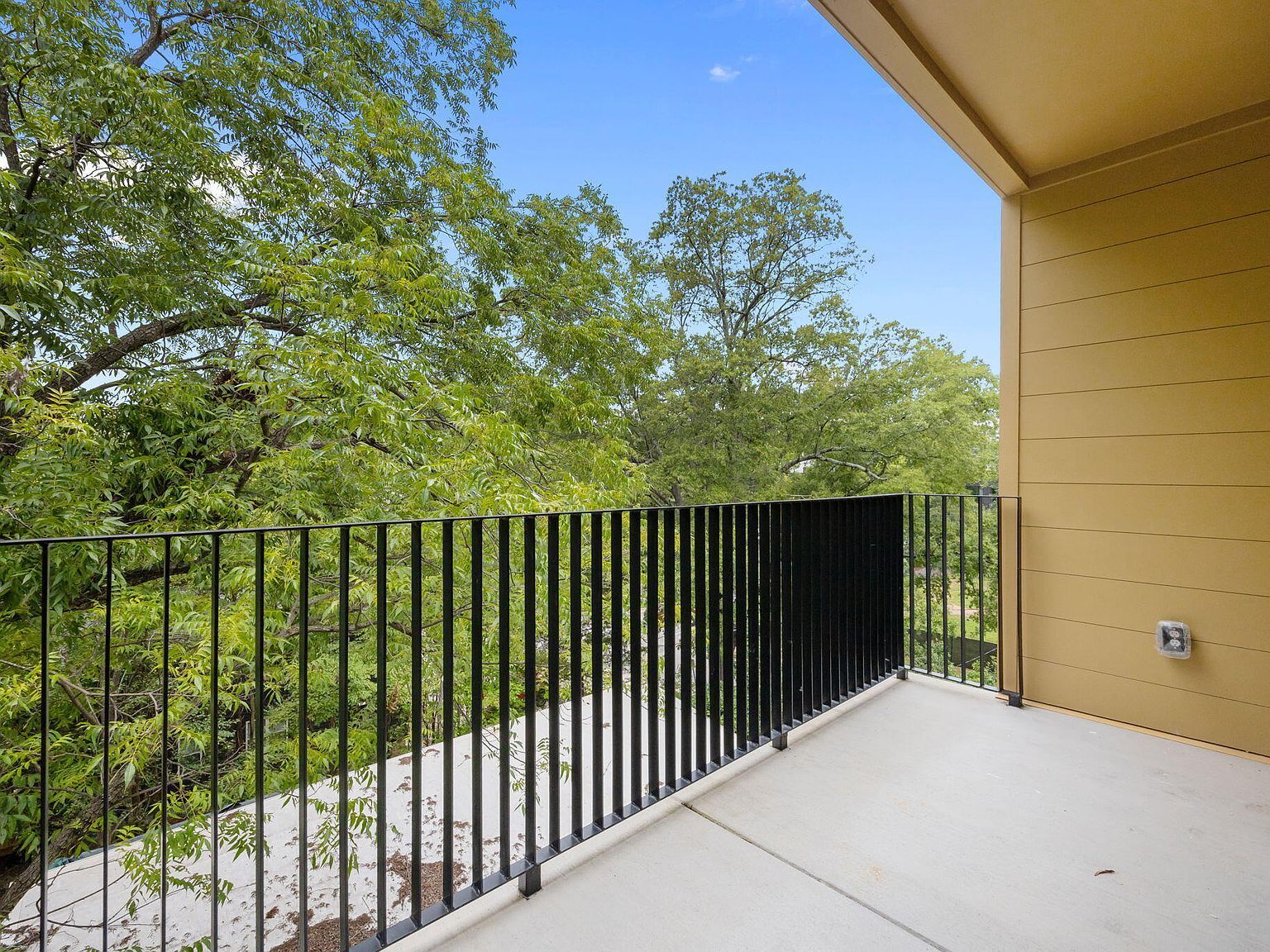 29 Enterprise St #309 Raleigh, NC 27607  | Condominium