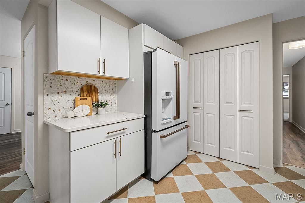 31 Bon Hills Dr Saint Louis, MO 63132  | Single Family