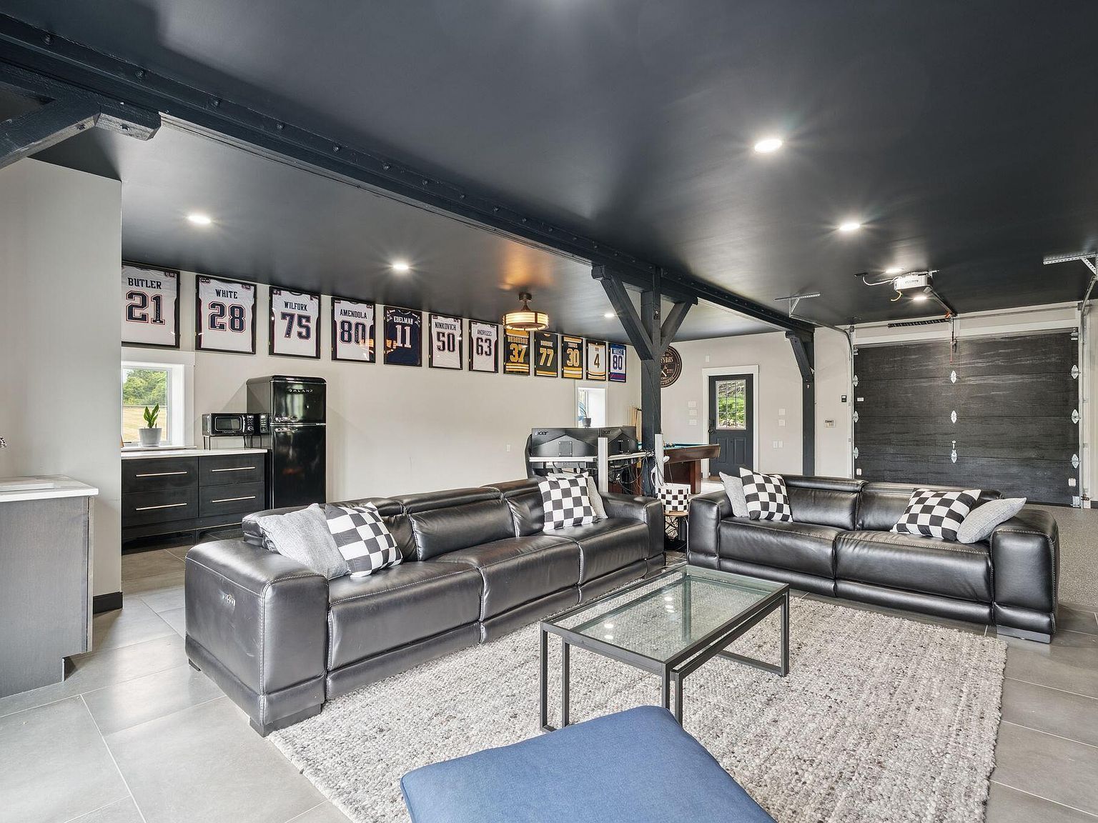 440 Blackstrap Rd Falmouth, ME 04105  | Single Family