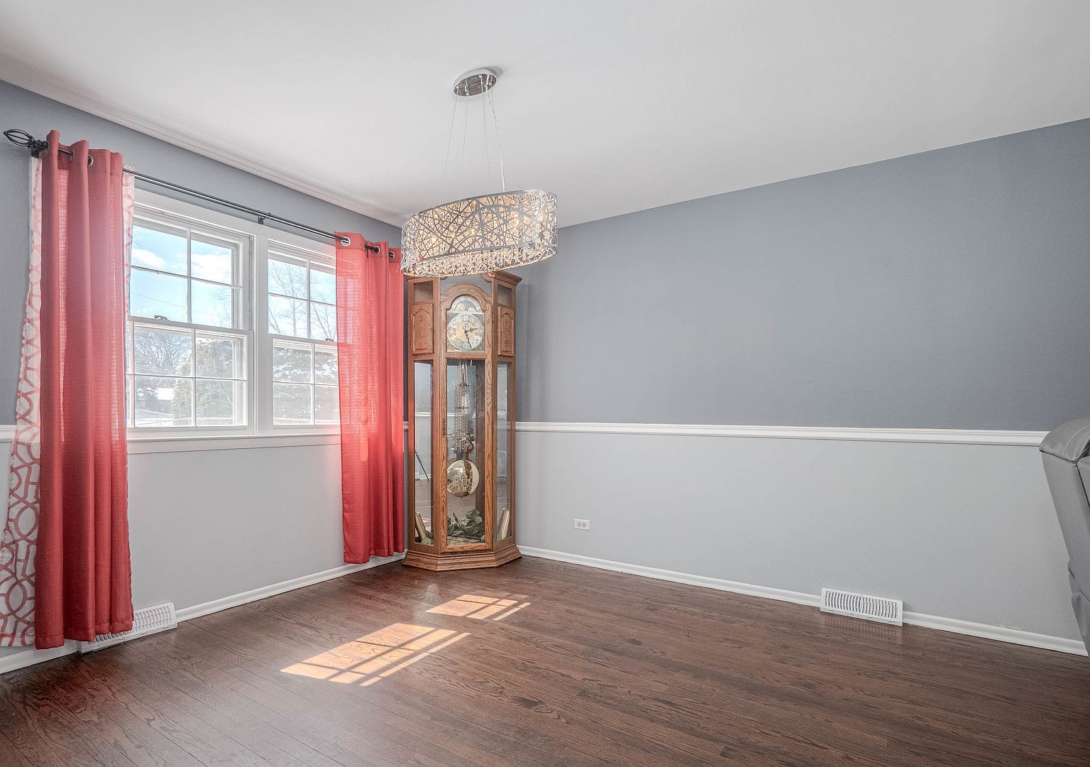 2407 Valley Dr Lindenhurst, IL 60046  | Single Family