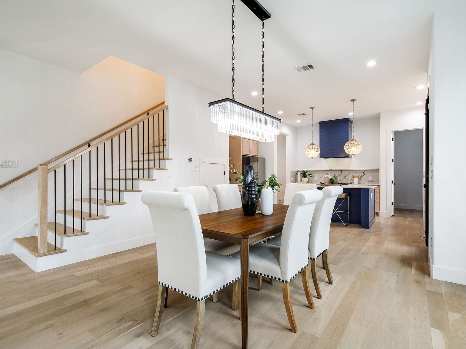 807 S Glasgow Dr Dallas, TX 75223  | Single Family