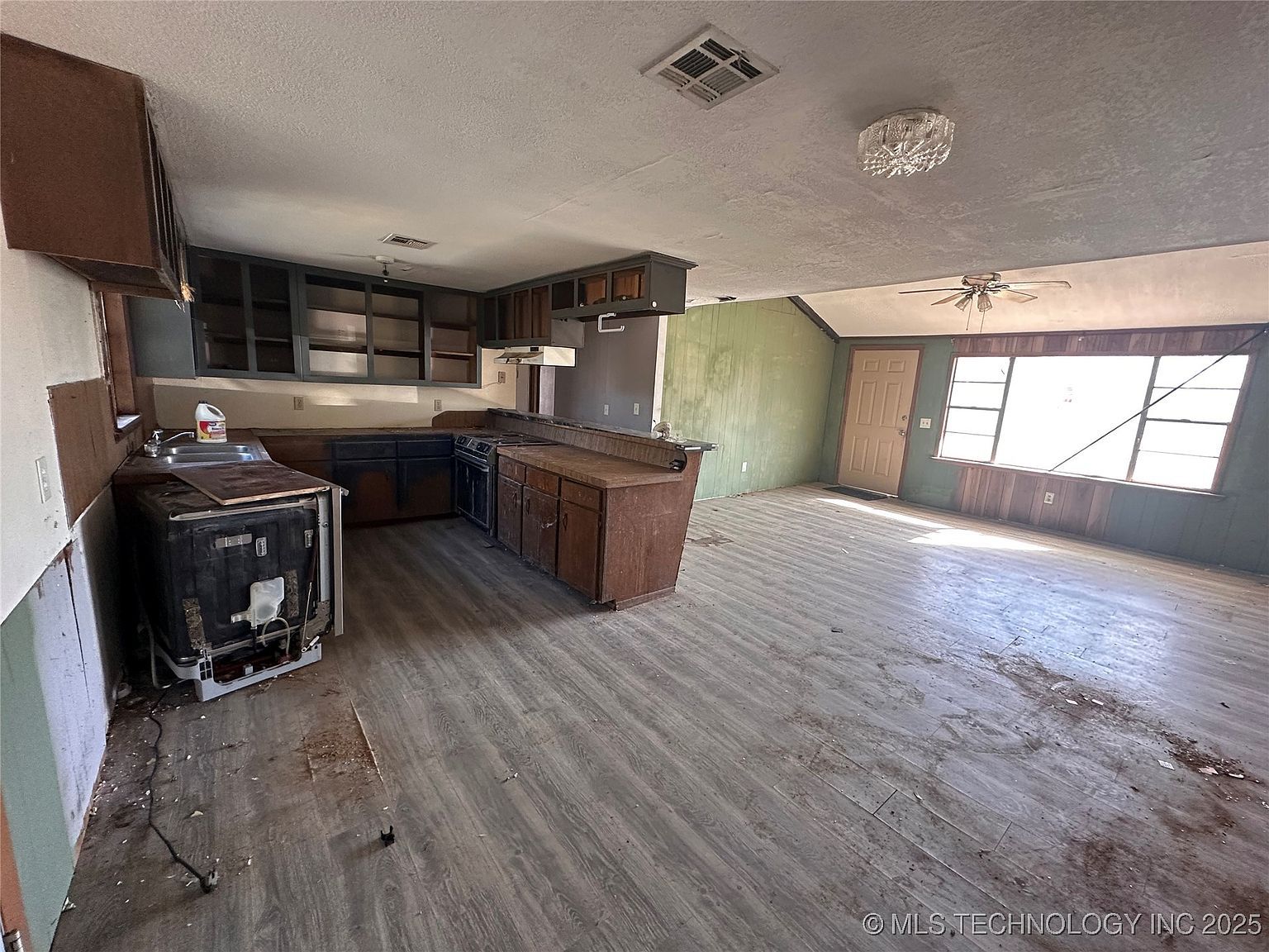 805 E Tejon Ave Bristow, OK 74010  | Single Family